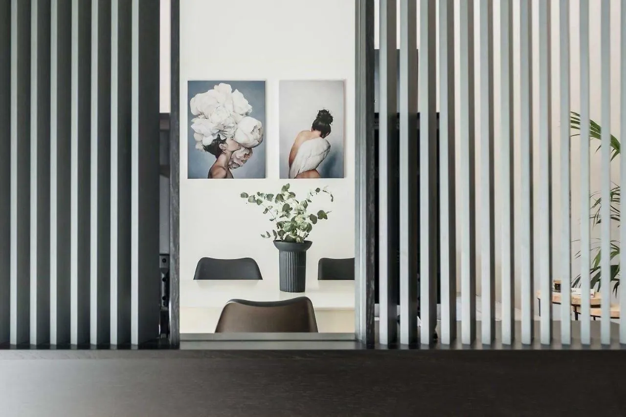 Central C&P Minimal Apartment Thessaloniki Greece